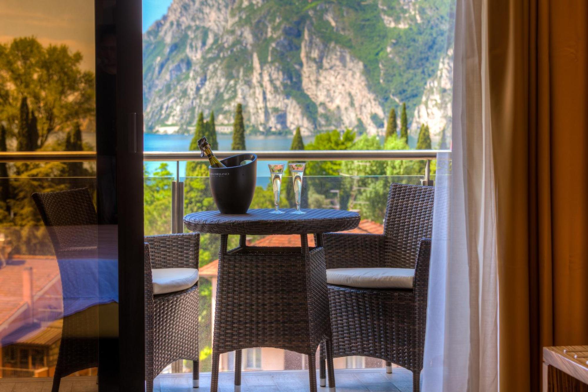 Garda Suite Hotel - Tonellihotels Riva del Garda Bagian luar foto